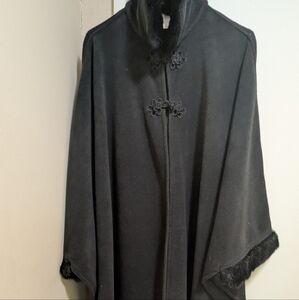 Elegant Black Cape with Faux Fur Trim